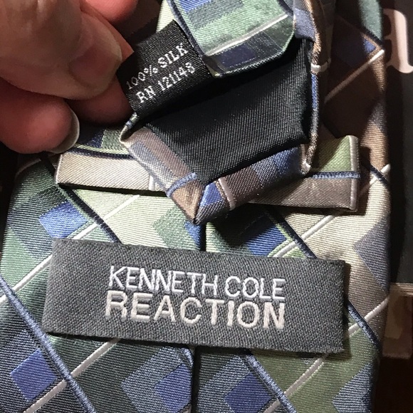 Kenneth Cole Reaction Silk Tie new! Nice!🦋 - Picture 5 of 6